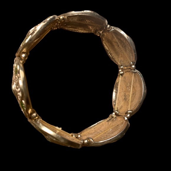 Vintage Green Enamel Gold Tone Medallion Stretch Bracelet Woman’s Jewelry - Picture 5 of 7